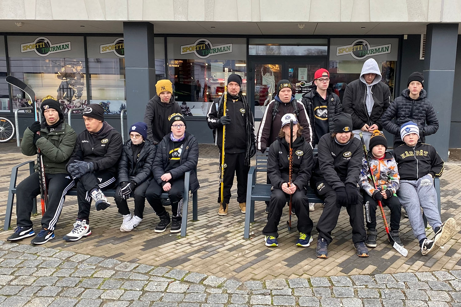 Kärppien Special Hockey-joukkueen valmentaja Janne Käyhkö: ”Jääkiekko on väline isojen asioiden äärellä”
