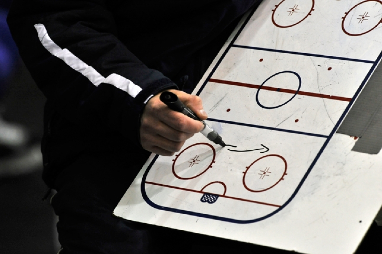 BSM: Jokerit ja Blues suosikkeina välieräsarjoihin