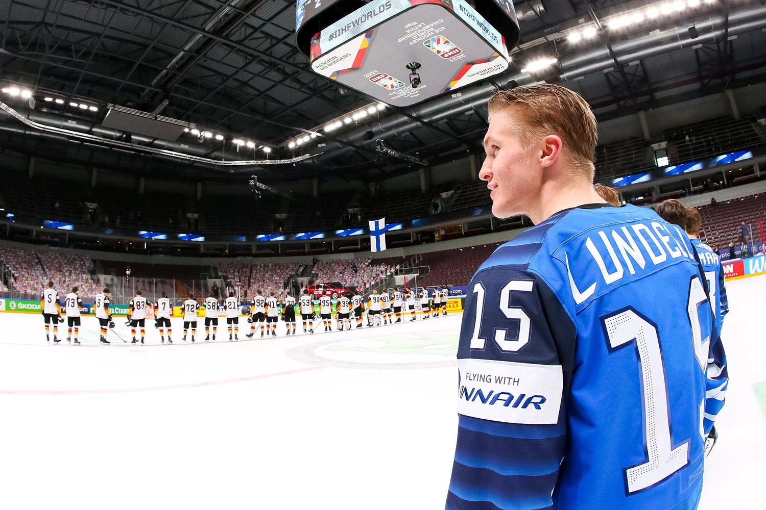 Anton Lundell oli Suomen paras pistemies samana vuonna sekä nuorten että miesten MM-kisoissa