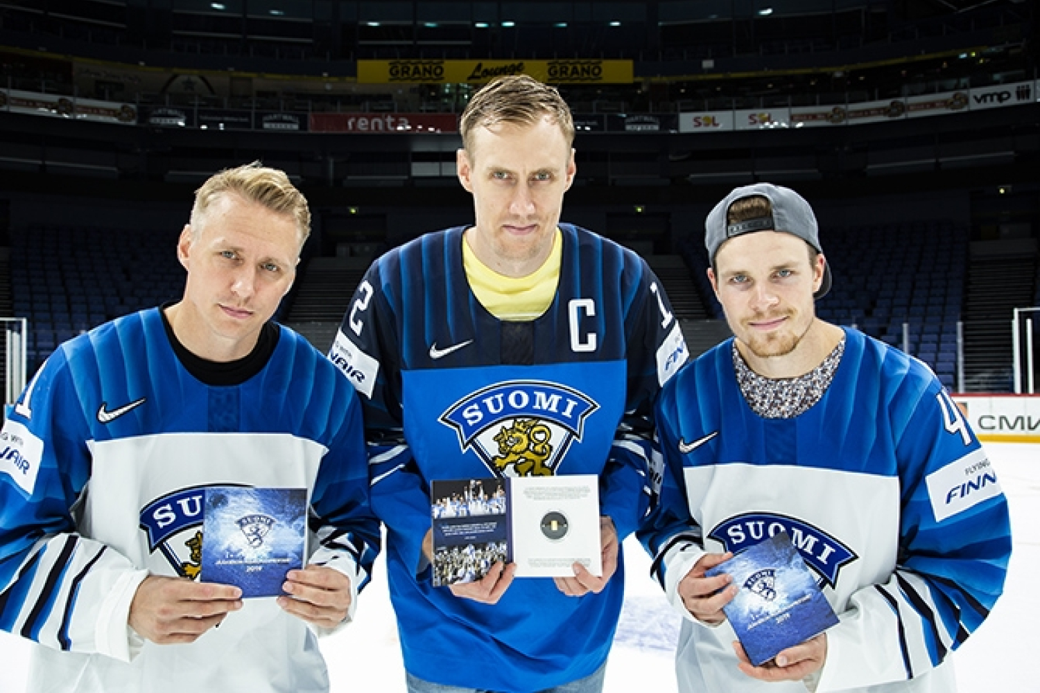 Leijonien maailmanmestaruus ikuistettiin kultaan - Numeroituja uutuusharkkoja lyötiin 2019 kpl