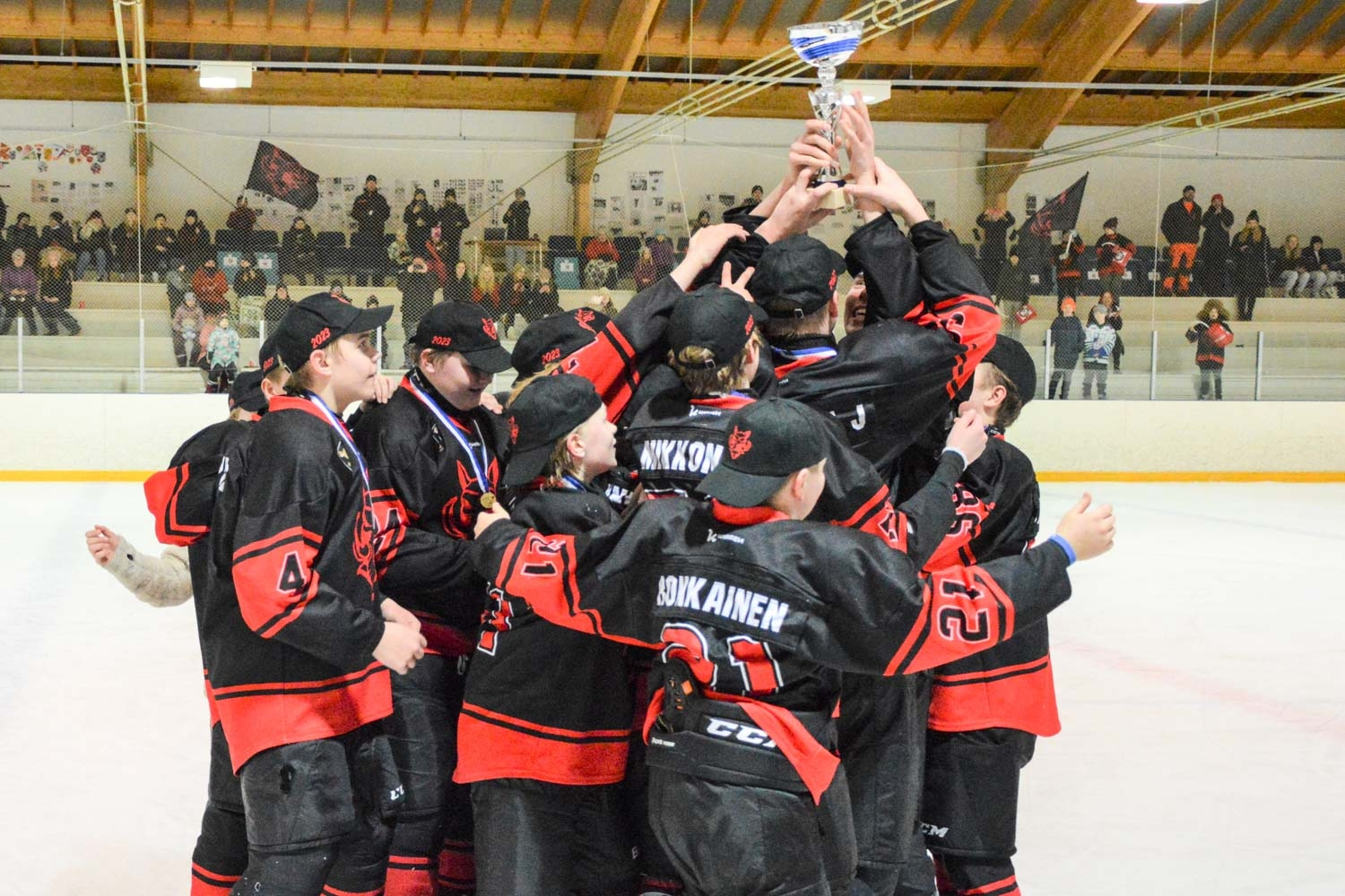 Juhlahumua U14 AA:n 5-lohkosta: LL-89 mestari