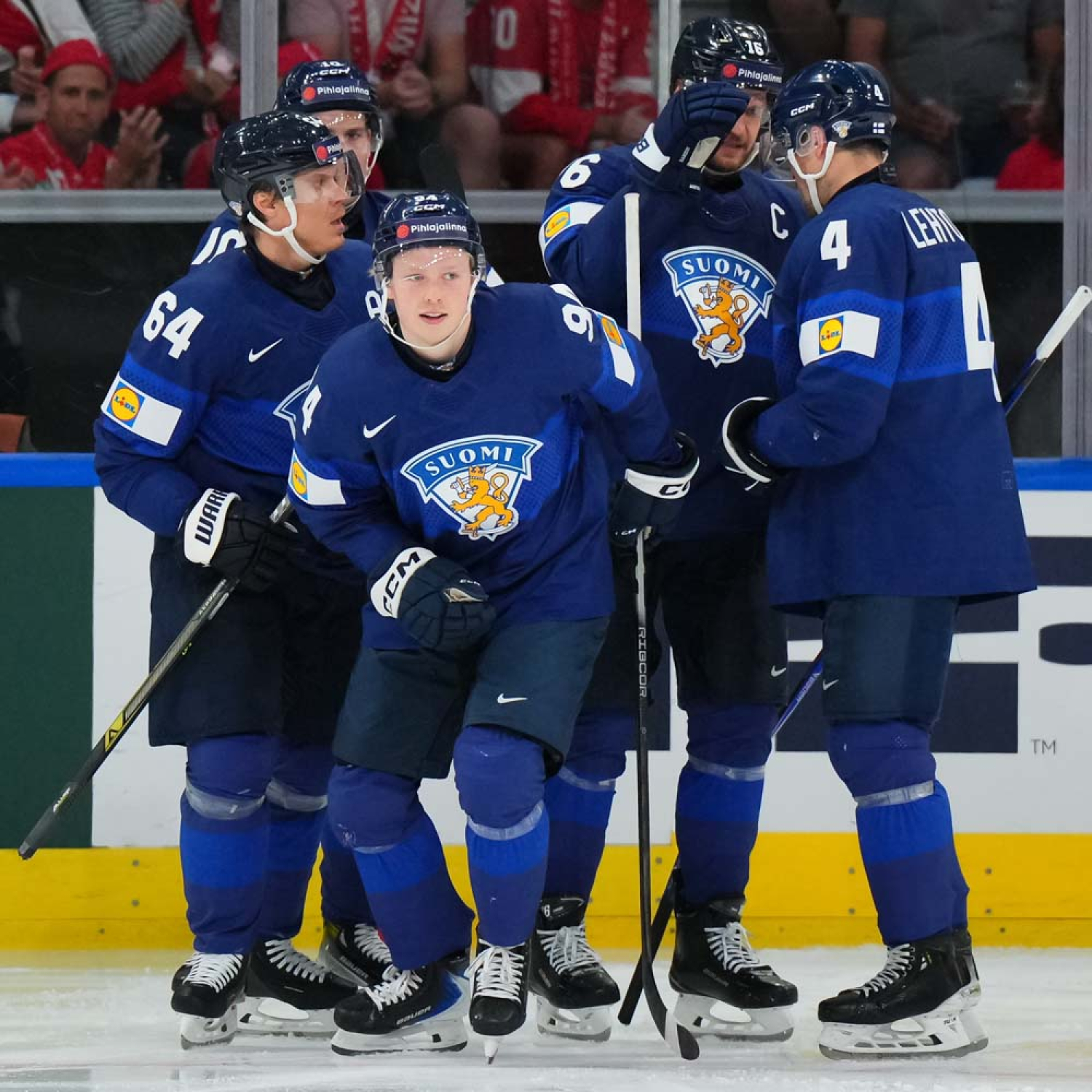 Maalikooste: Manninen! Lundell! Helenius! Hämeenaho! Leijonat Tshekki-voitolla MM-kisojen mitalipeleihin – "Matka on kesken"
