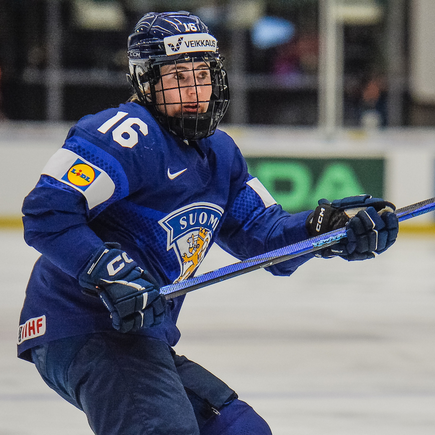 Henkilökuva: Useissa arvokisoissa Suomea edustanut Petra Nieminen: ”Vaikka välillä mennäänkin hampaat irvessä, pelaamisen pitää olla kivaa”