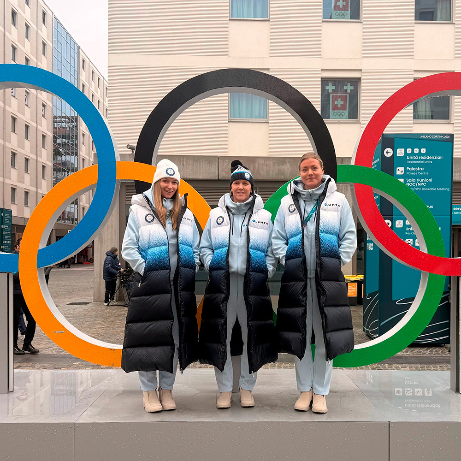 Karvinen Naisleijonien kapteeni – Laitinen ja Savolainen varakapteenit