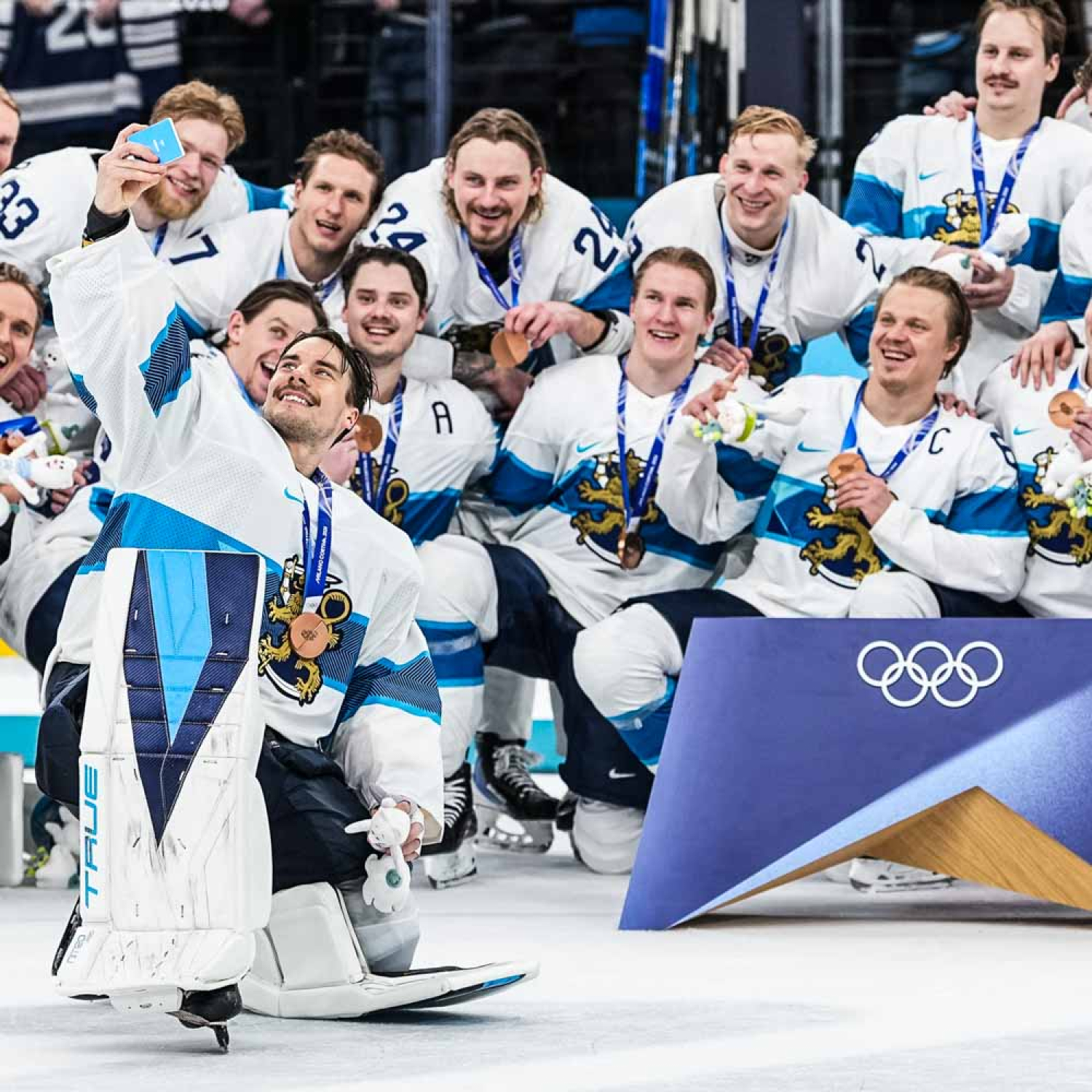 Olympiapronssia! Suomi iski kuusi kiekkoa Slovakian verkkoon