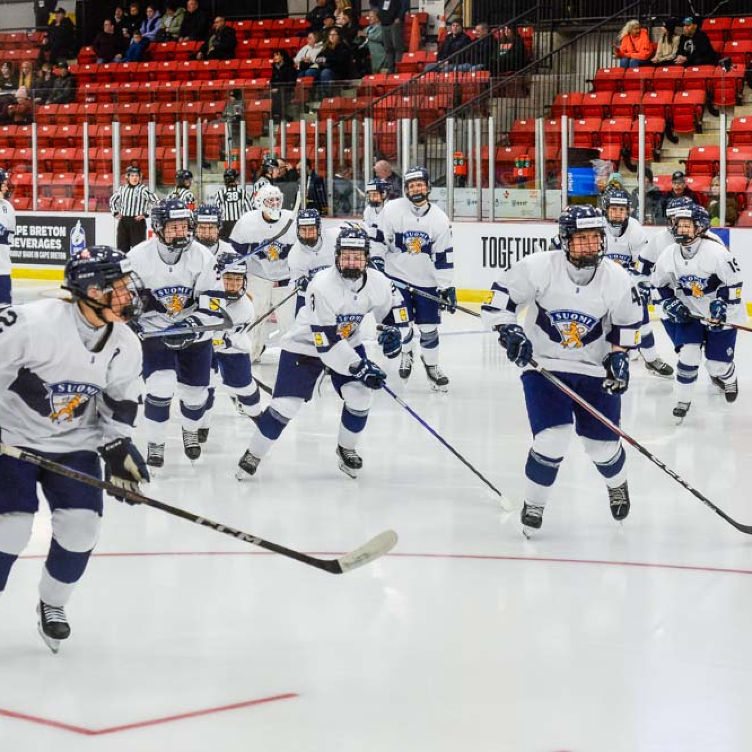 Tyttöleijonat MM-kisojen toiseen peliin klo 19.30 – Suomen kentälliset Slovakiaa vastaan!