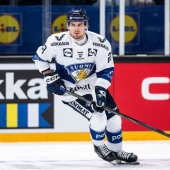 Leijonapuolustaja Santeri Hatakalla loistava alku – Ensimmäinen vaihto ja heti pisteille