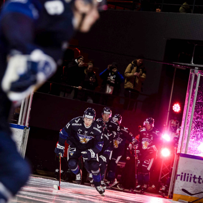 Pelipäivä! Neljä leijonajoukkuetta kaukalossa torstaina – Olympialaisten Suomi–Kanada siirrettiin – Lähetykset, tulospalvelu, kokoonpanot...