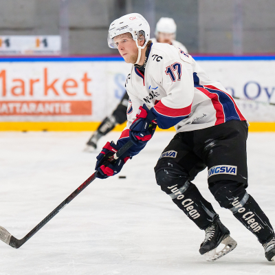 Linus Vesterlund nousi Muik Hockeyn sankariksi – tiukan välieräsarjan ratkaisu siirtyi Järvenpäähän 