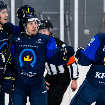 K-Espoo nousi takaa-ajajasta sarjan voittoon