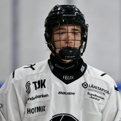 TPS:n Niemi vaikea pideltävä ylivoimalla: ”Maalien takana on aina koko viisikko”