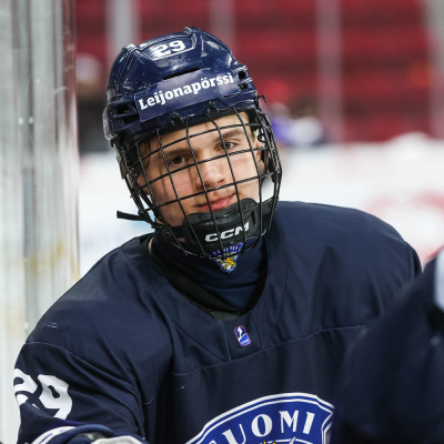 Kentälliset! Suomi kohtaa Slovakian MM-kisoissa lauantaina kello 19 – Lähetys HBO Max ja TV5