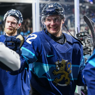 Artturi Lehkonen laukoi Suomen mitalipeleihin – Upea kiri käänsi puolivälierän Suomelle, ratkaisu jatkoajalta – Näin ottelu eteni