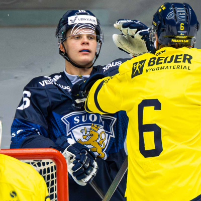 Kuvasarja: Juniorkronorna liian vahva Nuorille Leijonille – 30 laukausta Ruotsi-pelistä