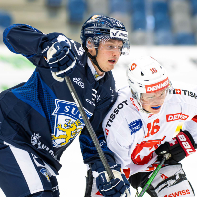Kuvasarja: Nuorille Leijonille jatkoaikatappio turnausavauksessa – 20 laukausta Sveitsi-pelistä