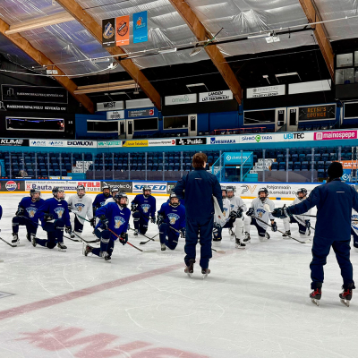 Naisten EHT käyntiin keskiviikkona - Näe Naisleijonat ja muut EHT-joukkueet antamassa olympianäyttöjä Lahdessa ja Hämeenlinnassa