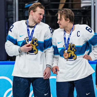 Näin Leijonat vastaanotti olympiamitalinsa! Runsaasti kuvia