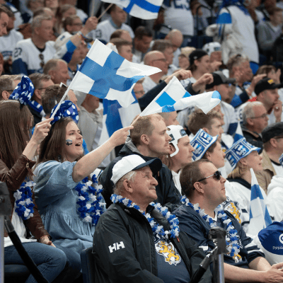 Lähde mukaan jääkiekon MM-kisojen fanimatkalle – Tarjolla monenlaisia matkapaketteja!