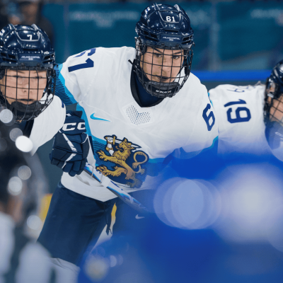 Huutokauppa: Naisleijonien Game Worn -olympiapaidat nyt huudettavissa Leijonat Storessa