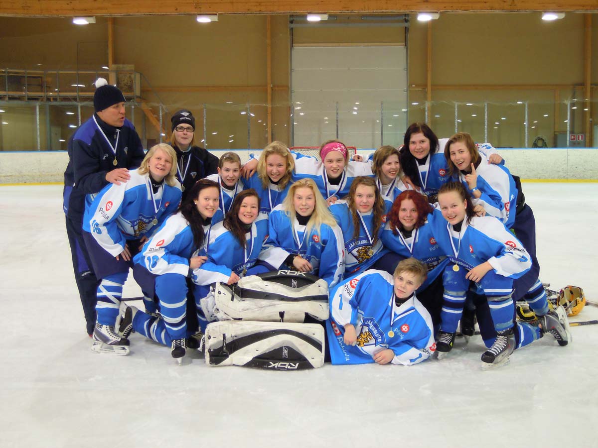 Joukkue A nousi viikonlopun mitalipeleissä voittajaksi leijonapennut-voittajat.jpg