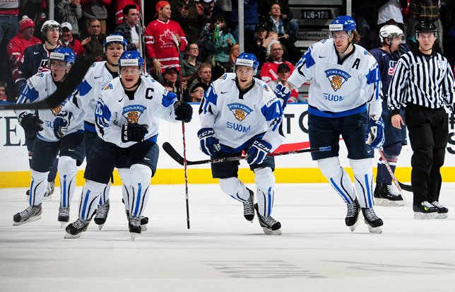 111228_U20_FIN_USA_maalijuhlaa_HHOF_IIHF_Images_AndyDevlin.jpg