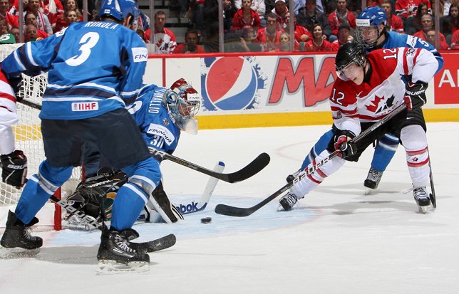 120105_U20_FIN_CAN_BrendanCallagher_SamiAittokallio_HHOF_IIHF_Images_FrancoisLaplante.jpg