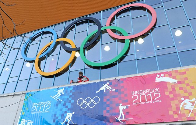 YOG_olympiarenkaat.jpg
